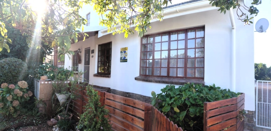 4 Bedroom Property for Sale in Noorsekloof Eastern Cape